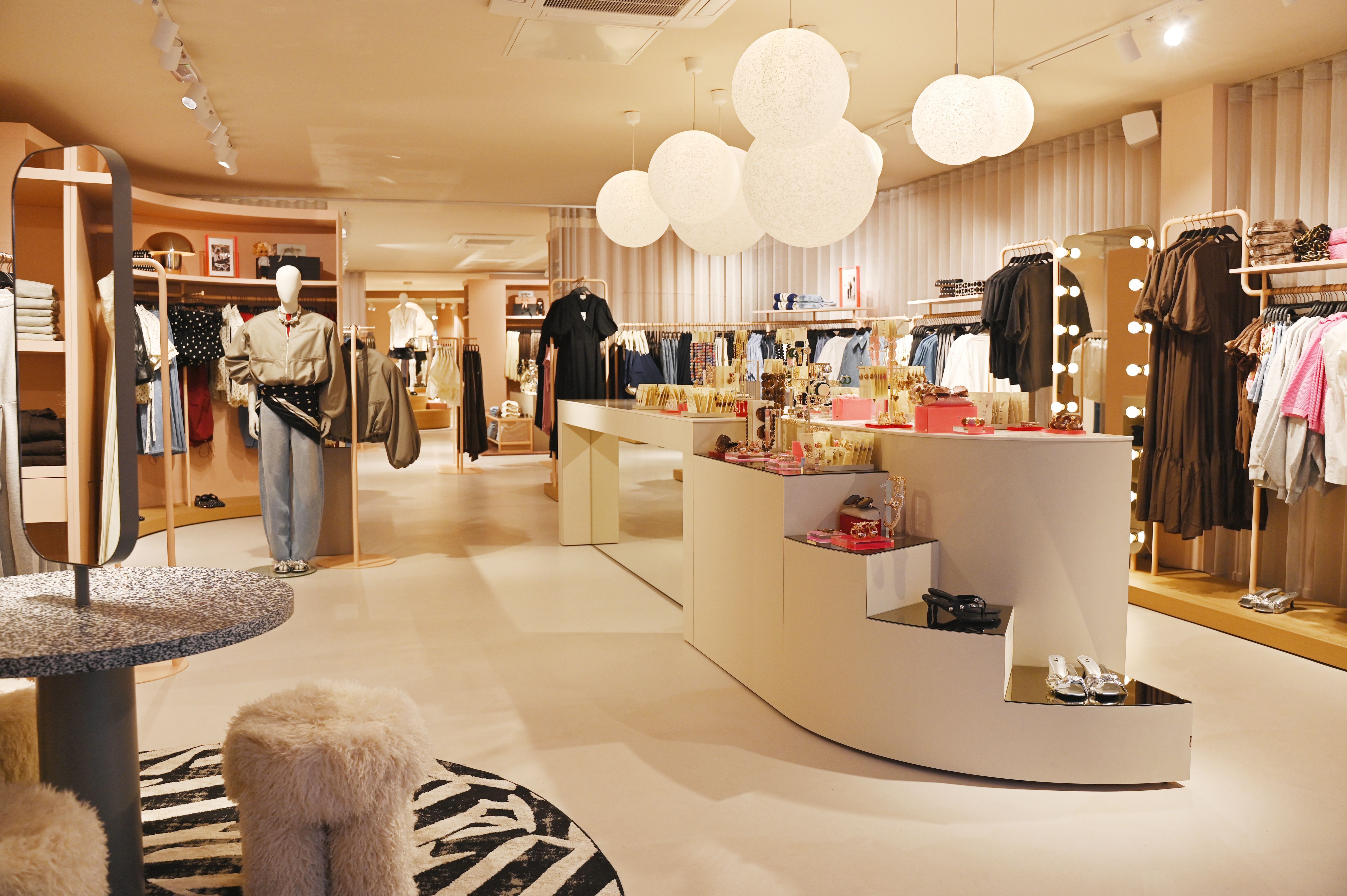 Shoeby Enschede display