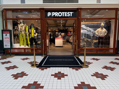 Protest Sportswear neemt skimerk 8848 Altitude over