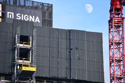Oprichter Signa, oud-eigenaar van de Bijenkorf, opgepakt voor fraude