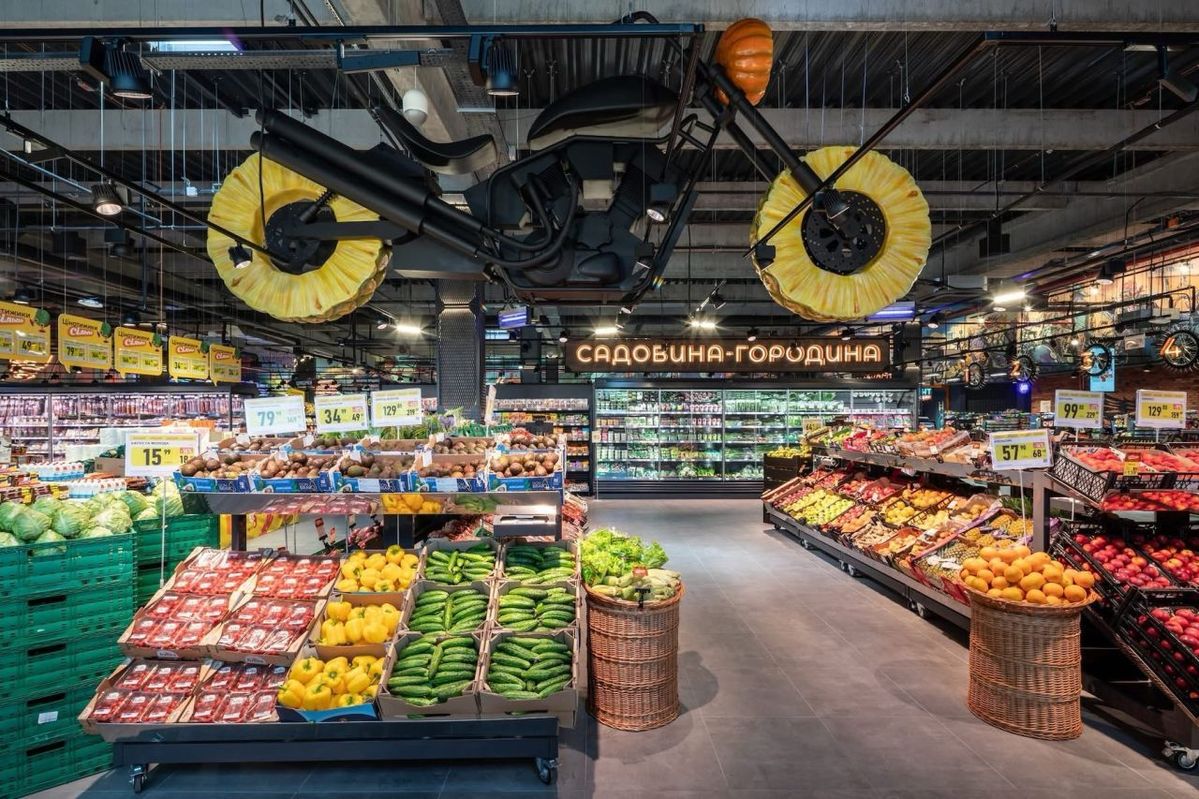 Riding high in een Oekraïense supermarkt