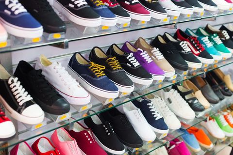 Eigenaar Sissy-Boy en Sacha zet sneakers.nl in de verkoop