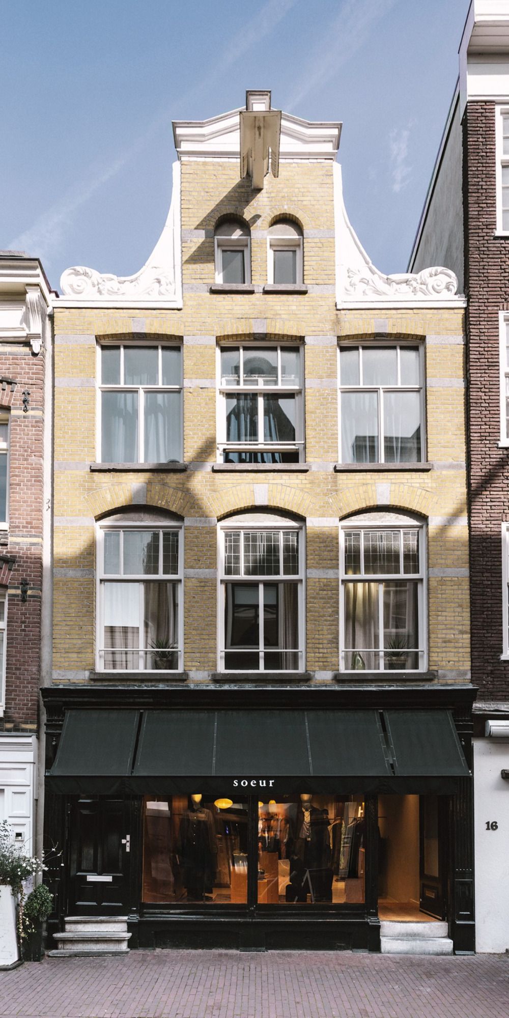 Soeur-Amsterdam_SuusWaijers-1