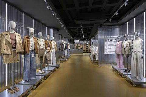Stradivarius opent eerste winkel voor click & collect
