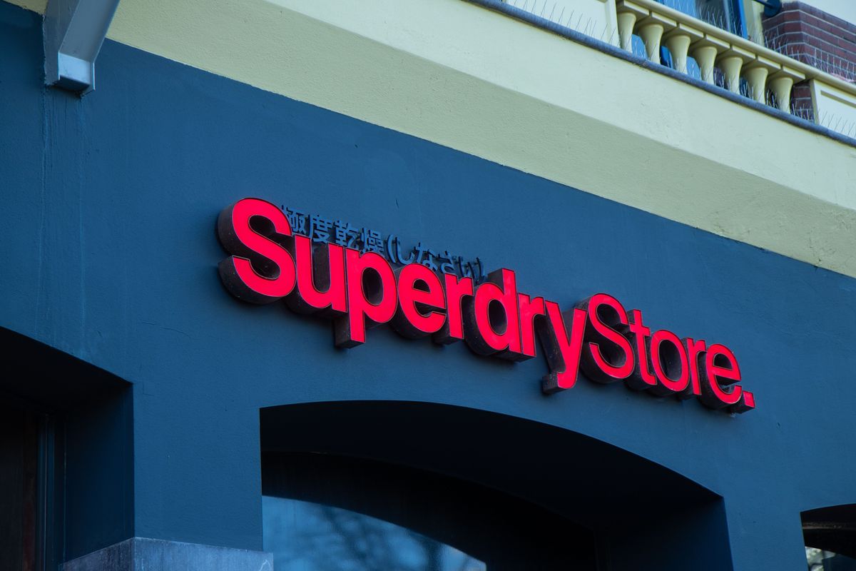 Superdry weer winstgevend na jaar van herstructurering