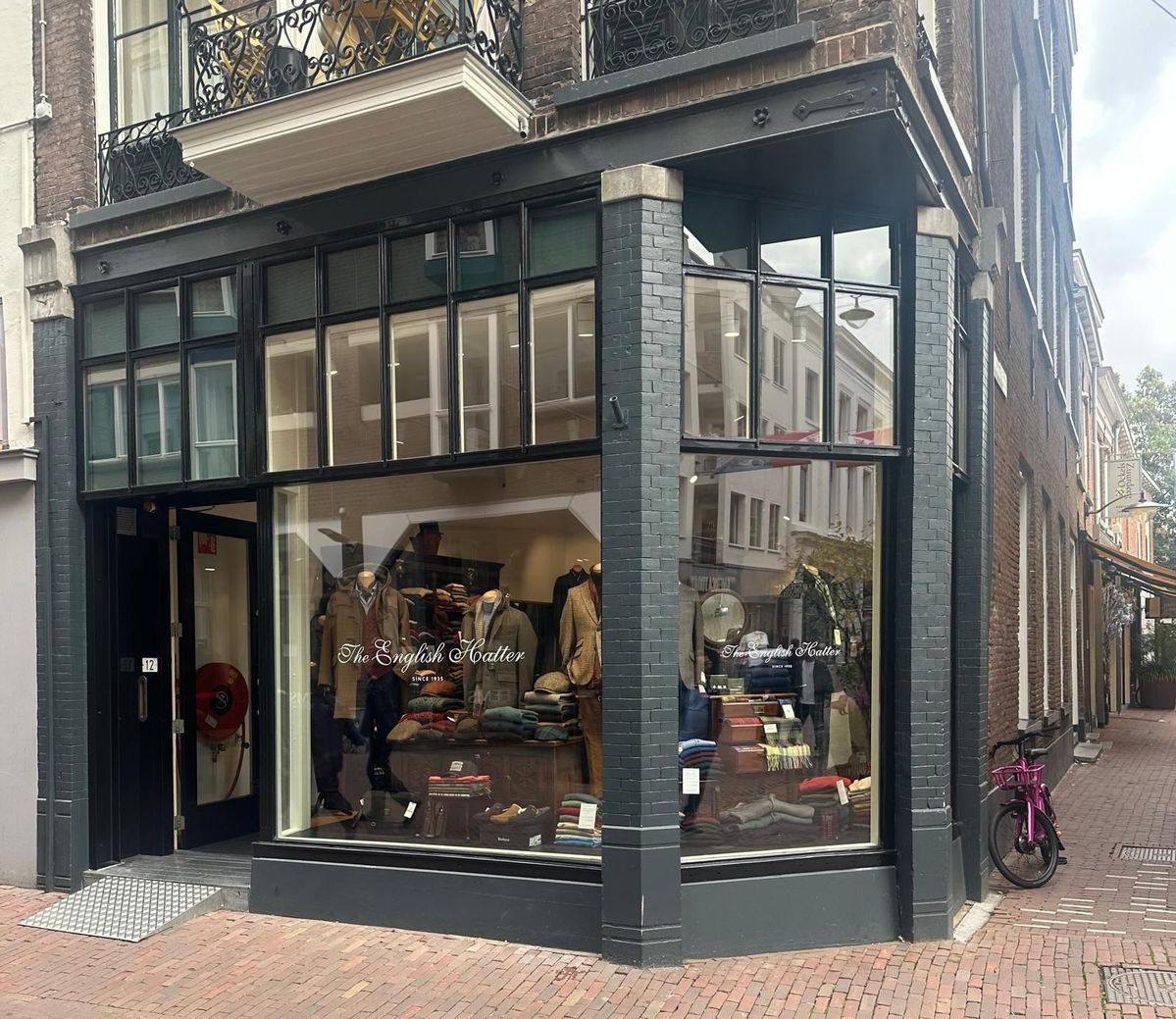 The English Hatter opent vijftiende winkel en groeit door