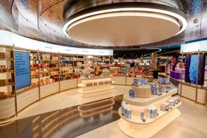 Schiphol lanceert nieuw retailconcept en opent grootste winkel