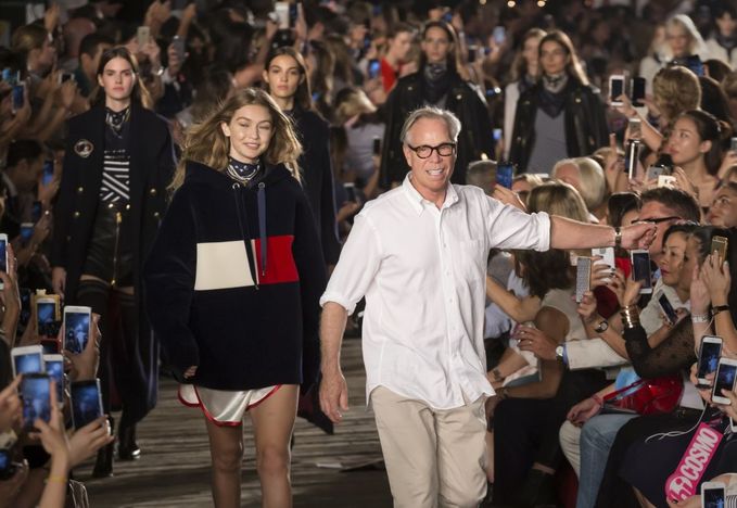 Tommy Hilfiger: Ster tussen de sterren in zijn kleding