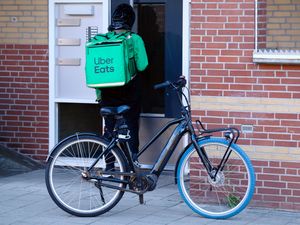 Arbeidsinspectie wil Uber Eats maand sluiten in regio Amsterdam