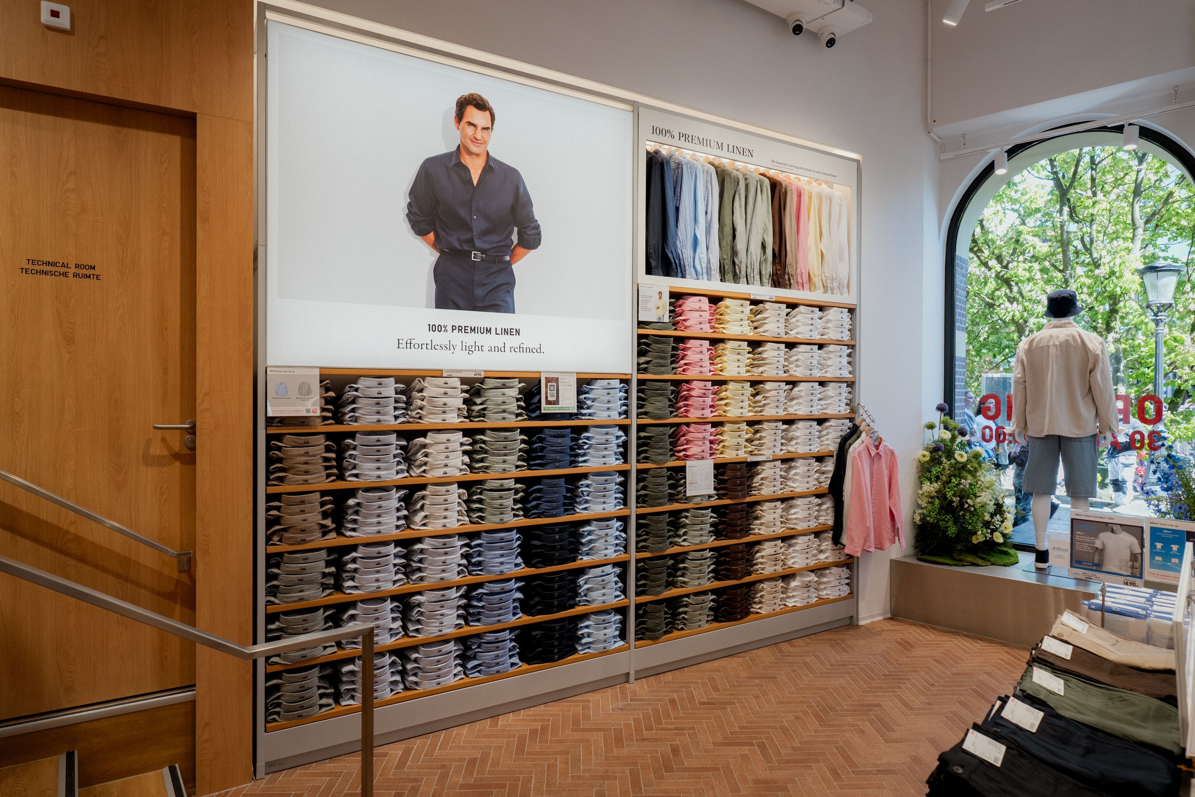 Uniqlo store photography Utrecht 29042026 ph by @ilsoovandijk-04835