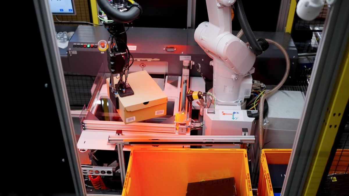 RetailTech: AI-robots van Zalando pakken probleem met schoenendozen aan