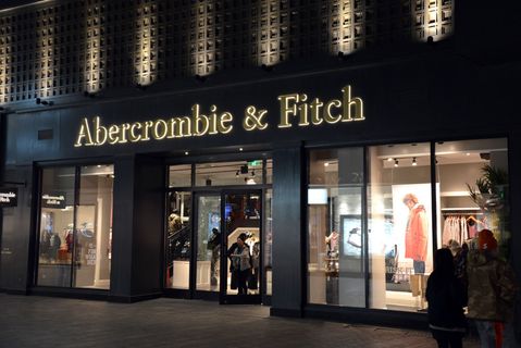 Abercrombie & Fitch boekt recordomzet, maar Europese verkopen onder druk