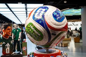 Adidas profiteert nu al van WK voetbal