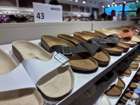 Sandalenmerk Birkenstock zet opmars voort
