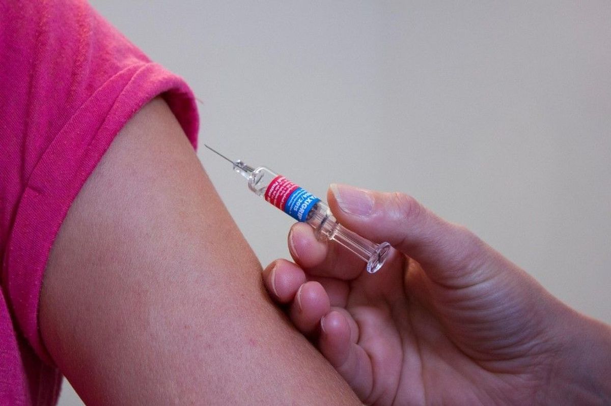 De onzichtbare schakel in je supply chain: waarom de gezondheid van reizende medewerkers cruciaal is