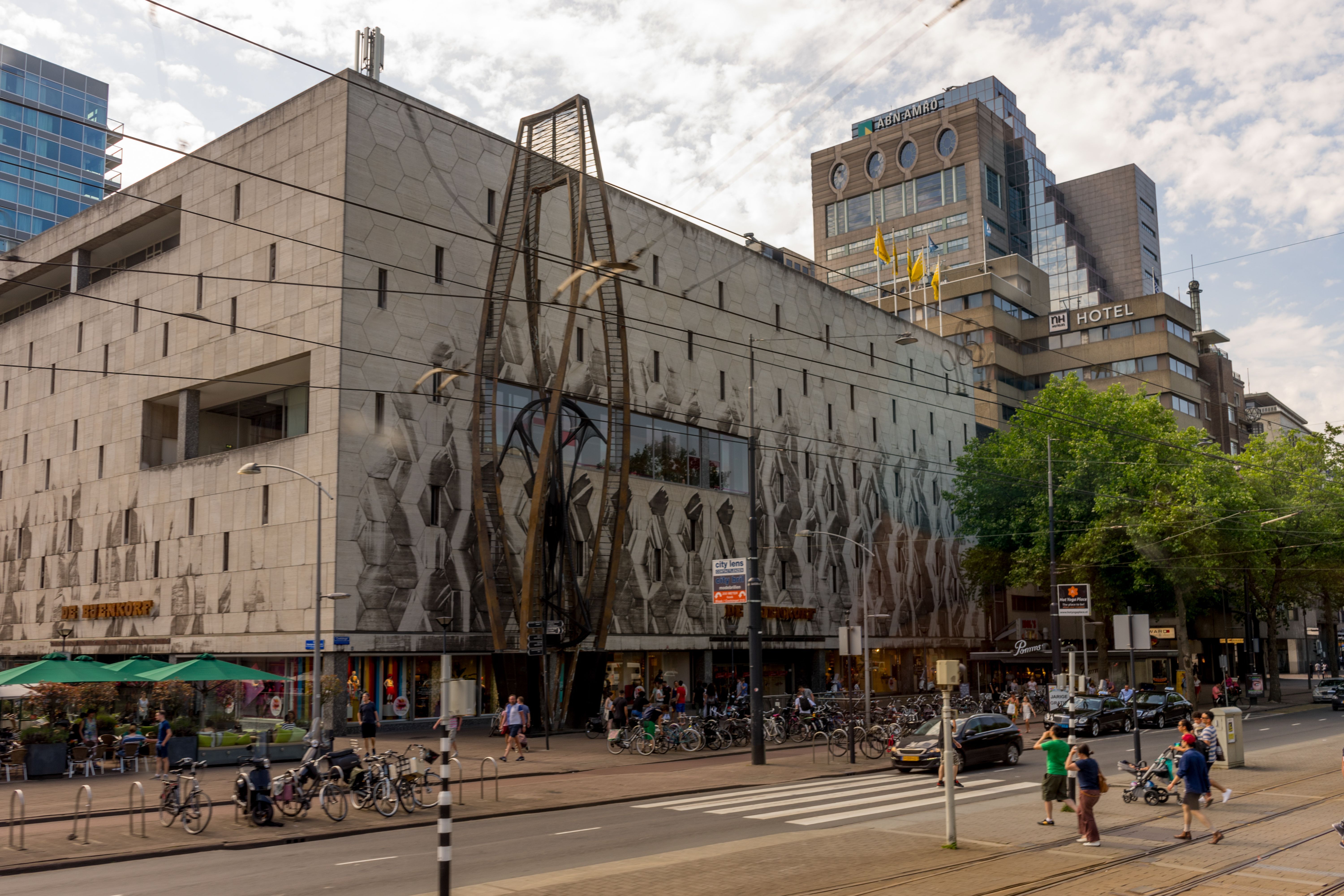 de Bijenkorf - het ding - shutterstock
