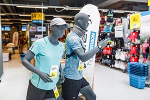 Decathlon opent eerste filiaal in warenhuis Galeria