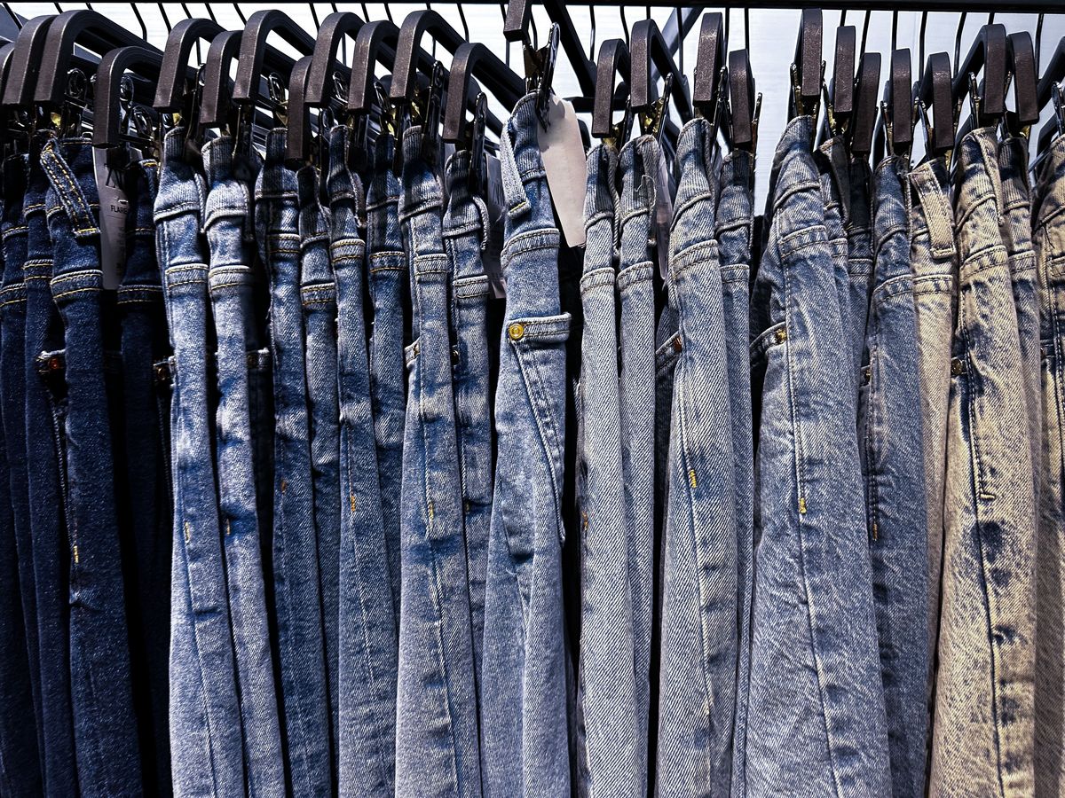 C&A sluit denimfabriek in Mönchengladbach