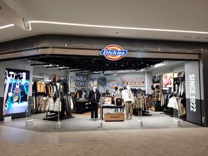 Kledingmerk Dickies naar eigenaar Scotch & Soda