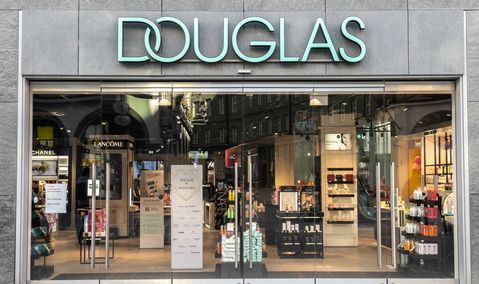 Douglas komt met winstwaarschuwing