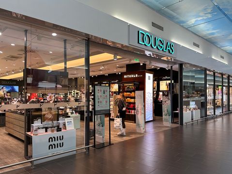 Douglas overweegt stap naar Midden-Oosten