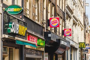 Aantal fastfoodzaken in 20 jaar bijna verdubbeld