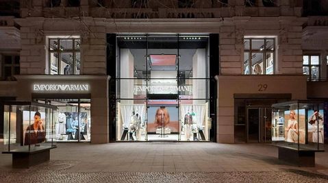 Emporio Armani's eerste Berlijnse flagshipstore focust op rust en merkbeleving
