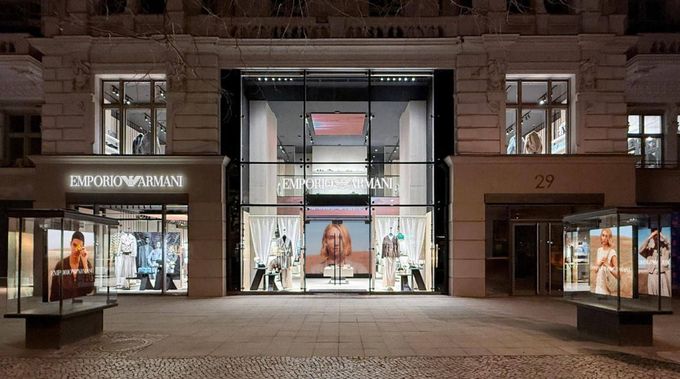 Emporio Armani's eerste Berlijnse flagshipstore focust op rust en merkbeleving
