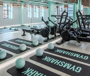 Sportkledingmerk Gymshark opent eigen sportschool