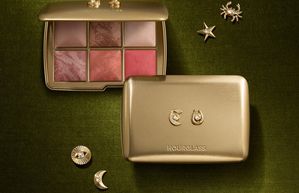 De Bijenkorf opent pop-up van cosmeticamerk Hourglass