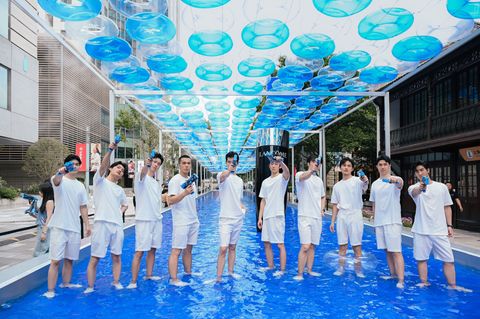 Op deze poolparty van Lancôme houd je het niet droog