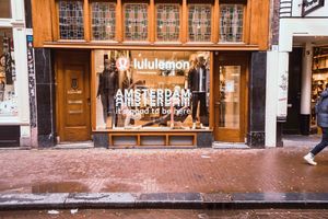 Lululemon ziet omzet en winst stijgen