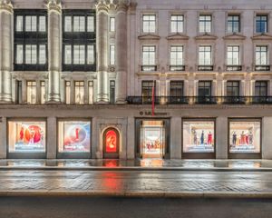Lululemon schrapt 150 banen na verlaging winstverwachting