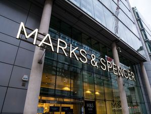 Marks & Spencer-personeel thuis na cyberaanval