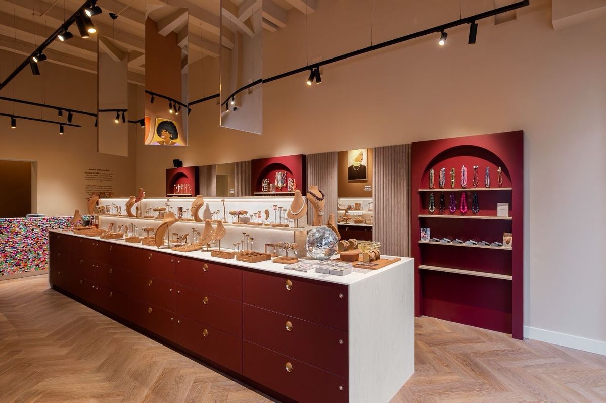 Van web tot winkel: sieradenmerk Notbranded opent de deuren