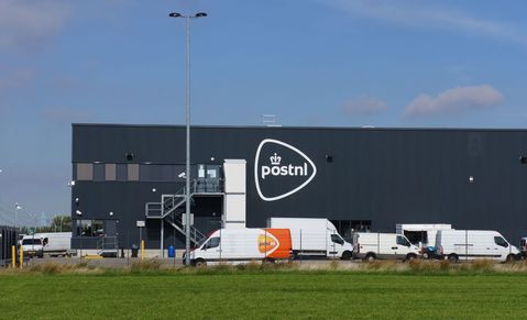 PostNL: iets meer omzet en meer pakketten verstuurd