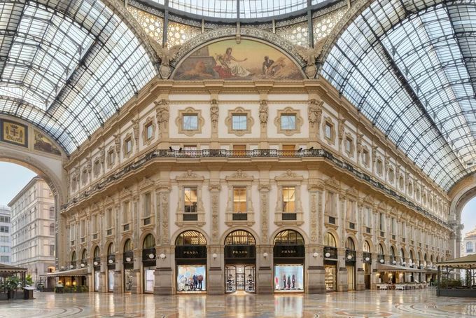 Dit is Prada Galleria: 8 verdiepingen mode, kunst en historie