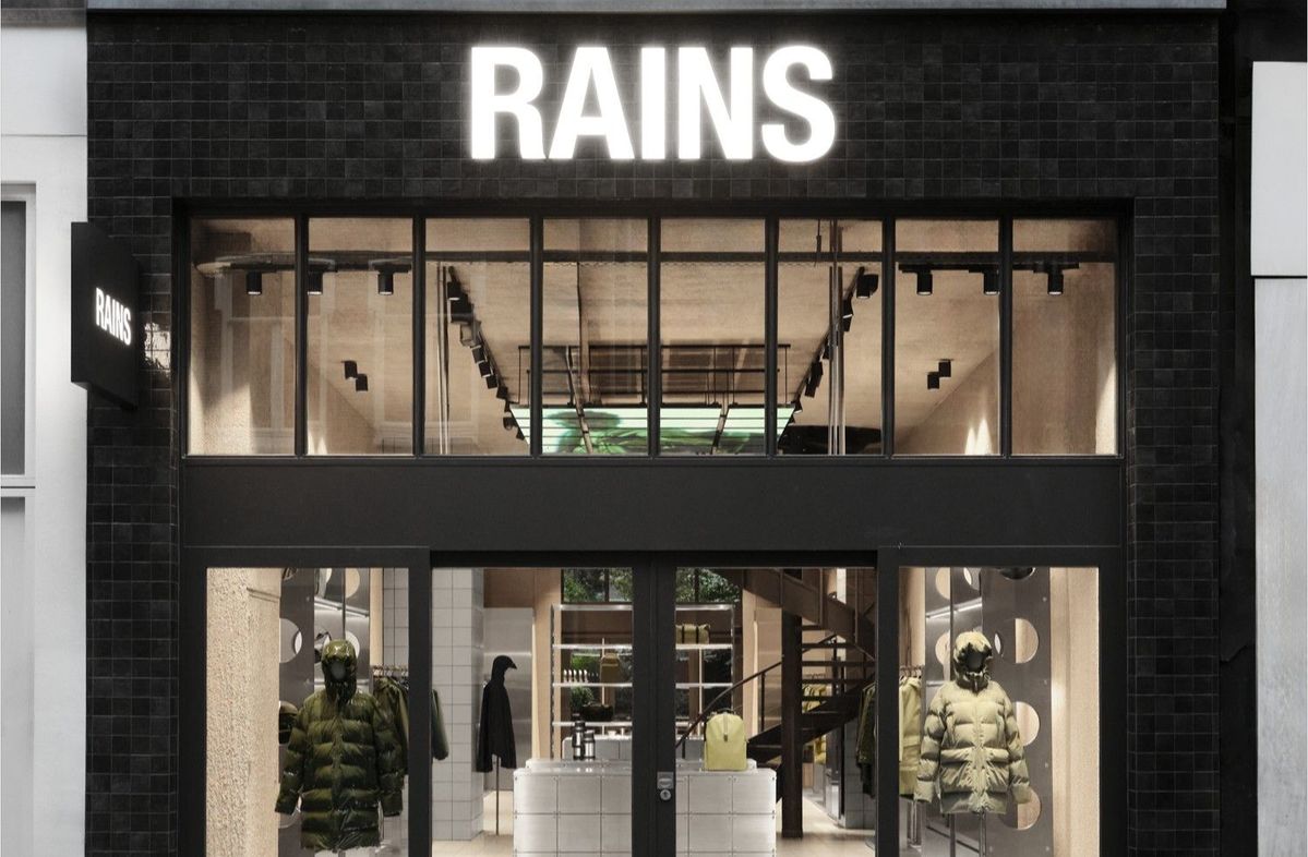 Droog shoppen bij Rains in Amsterdam