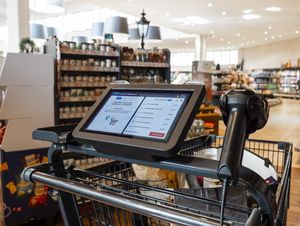 RetailTech: Edeka test slimme kar die scant, weegt én waarschuwt