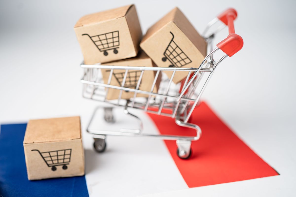 'Nederlanders besteden weer meer aan online producten'