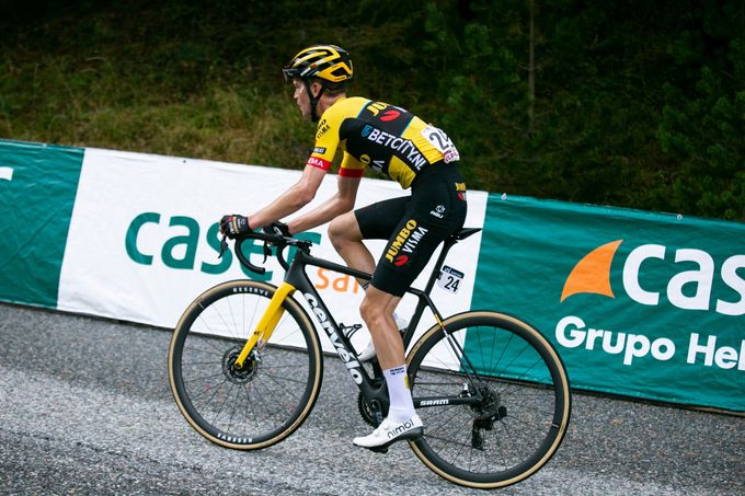 AGU gered van faillissement door overname