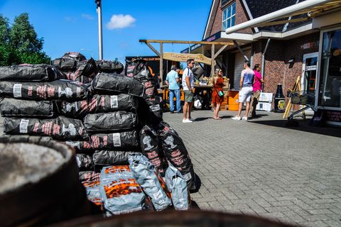 Barbecuewinkel Vuur & Rook breidt uit