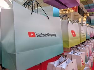 YouTube Shopping draait om verdieping, niet om impulsaankopen